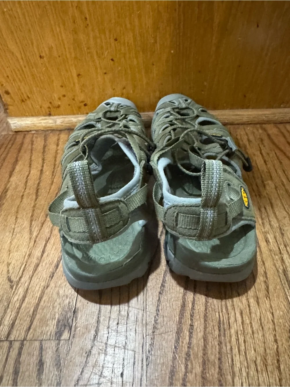 Women’s KEEN Olive Green Waterproof Closed-Toe Sandals Size 9